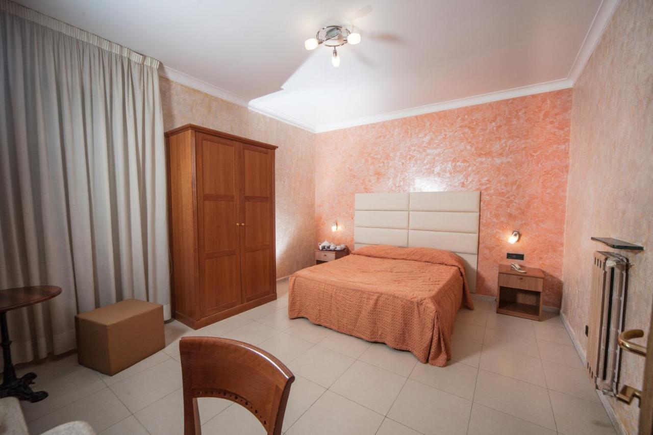 Hotel Cesare 14 Naples Luaran gambar