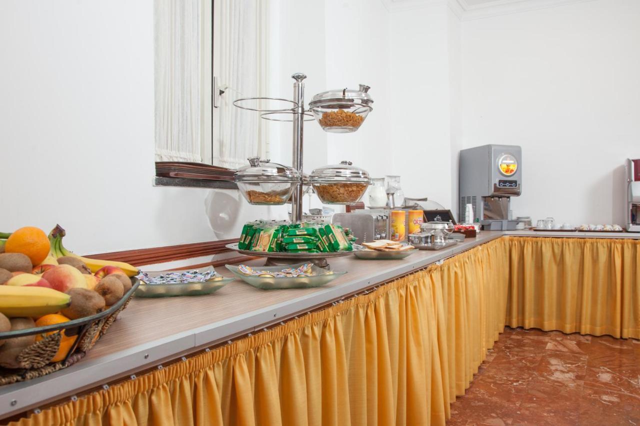 Hotel Cesare 14 Naples Luaran gambar