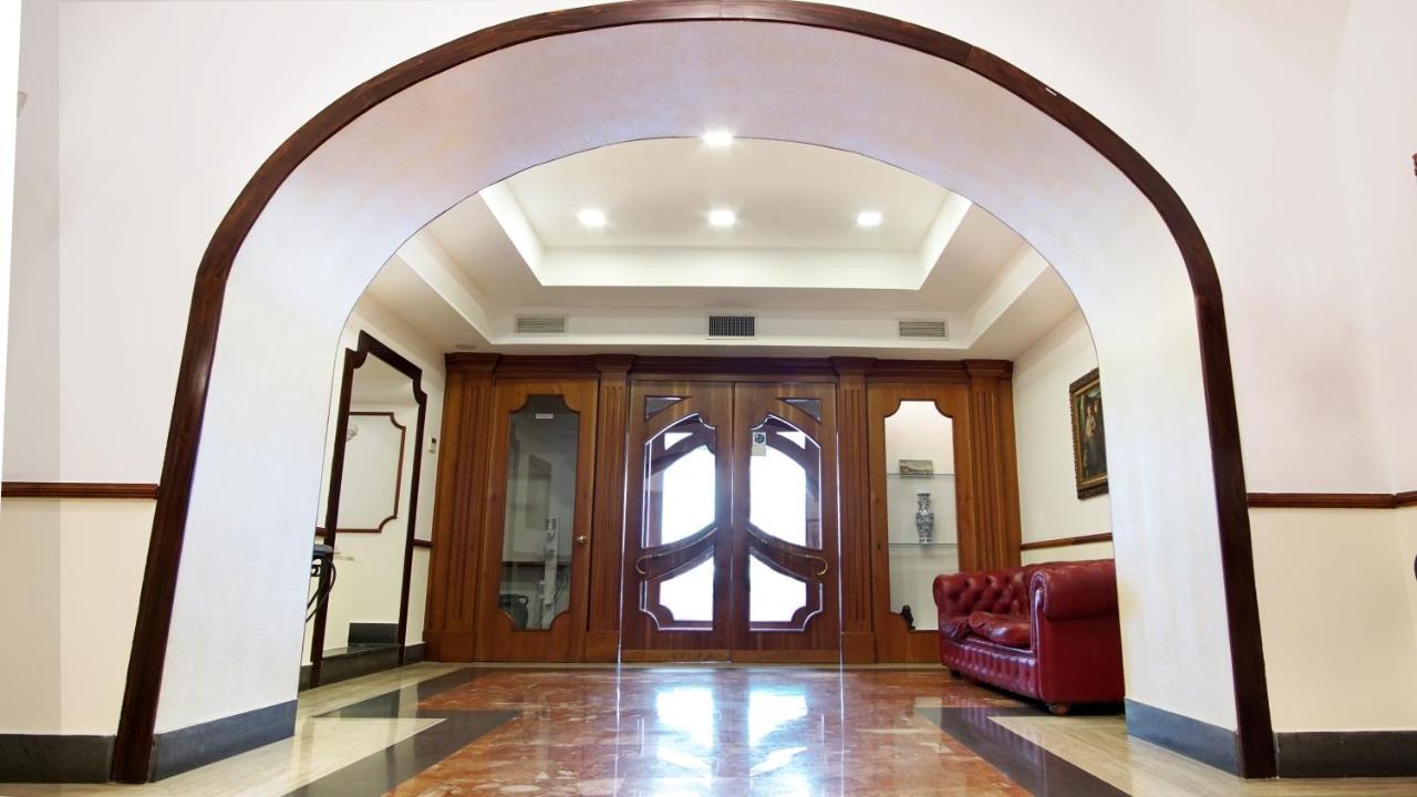 Hotel Cesare 14 Naples Luaran gambar