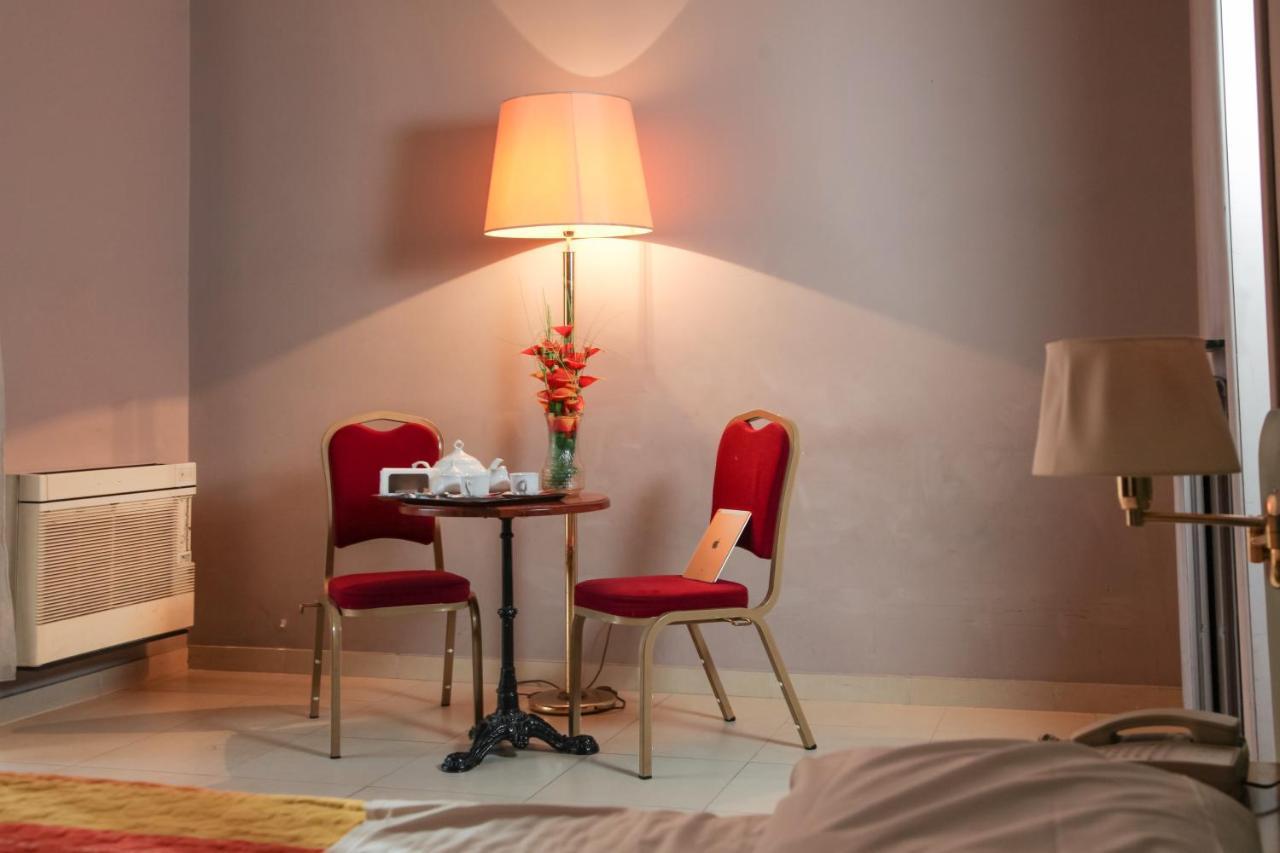 Hotel Cesare 14 Naples Luaran gambar