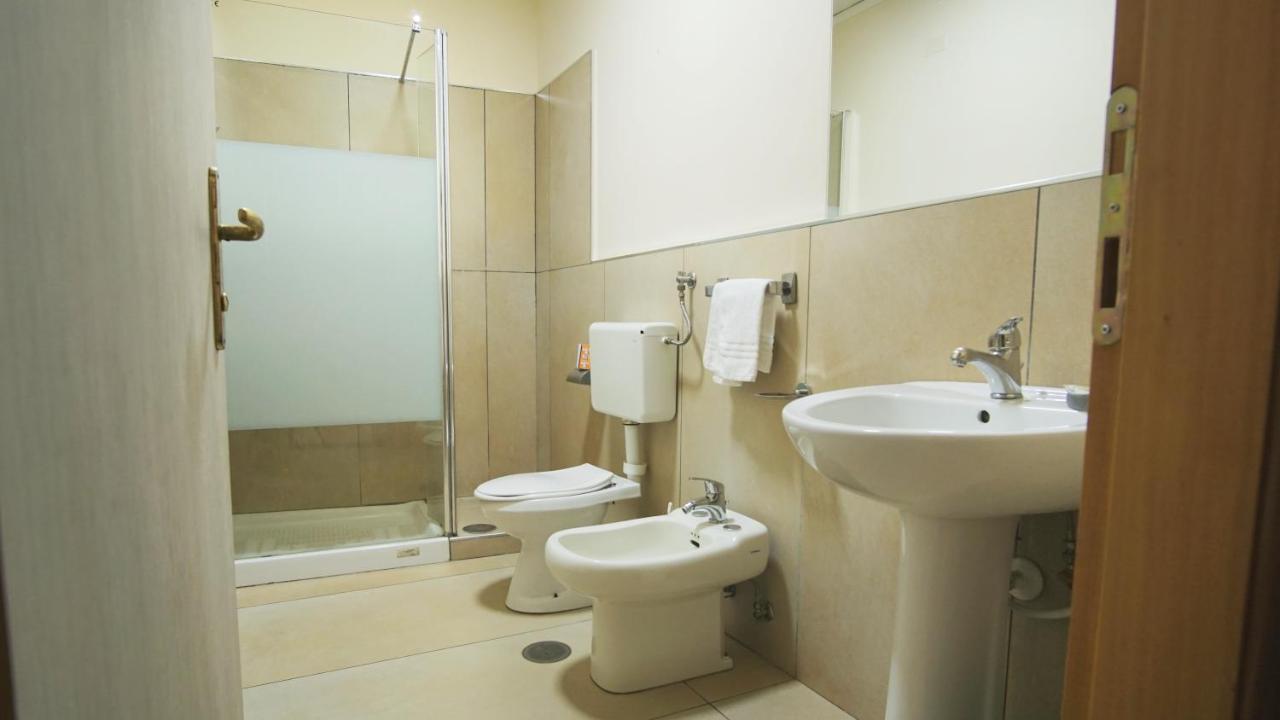 Hotel Cesare 14 Naples Luaran gambar