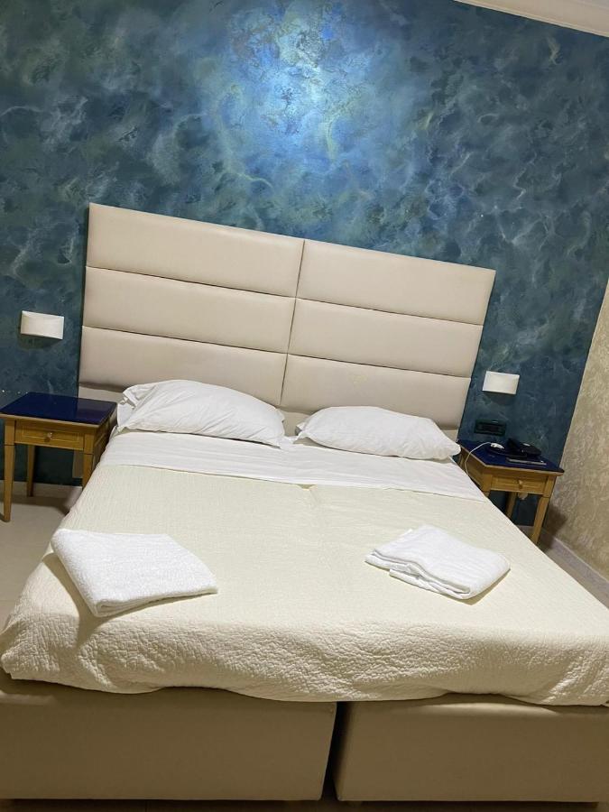 Hotel Cesare 14 Naples Luaran gambar