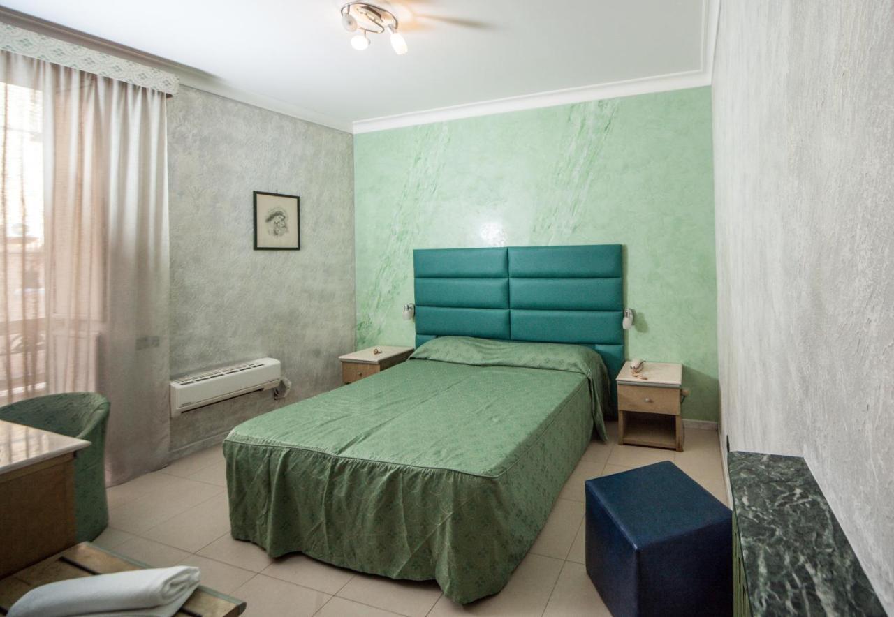 Hotel Cesare 14 Naples Luaran gambar